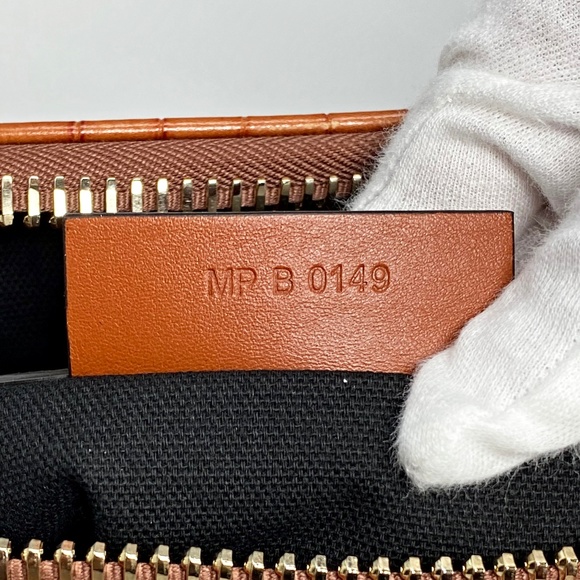 Givenchy Small Antigona Croc Effected Leather Bag - Picture 7 of 8